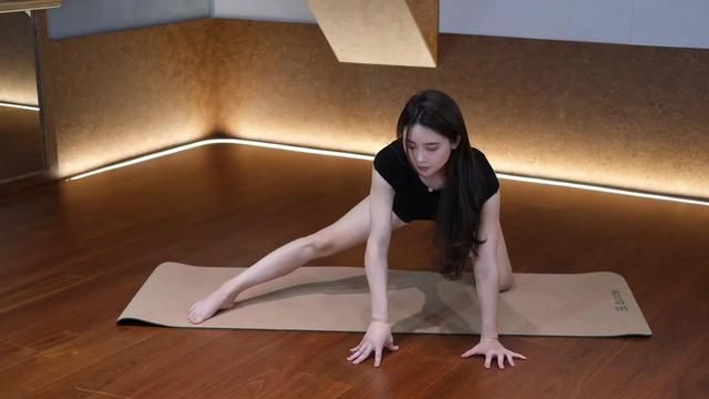 Shoulder Opening for Better Posture | Relieve Hunchback