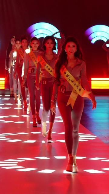 Backstage Beauty Pageant: Yoga Wear on the Runway